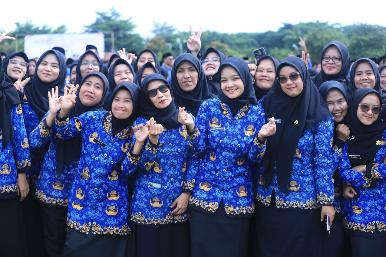 ilustrasi guru honorer pppk paruh waktu pppk dan pns foto cd rzfk