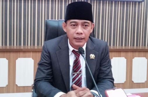 ketua dprd kabupaten pangandaran asep noordin 43 1
