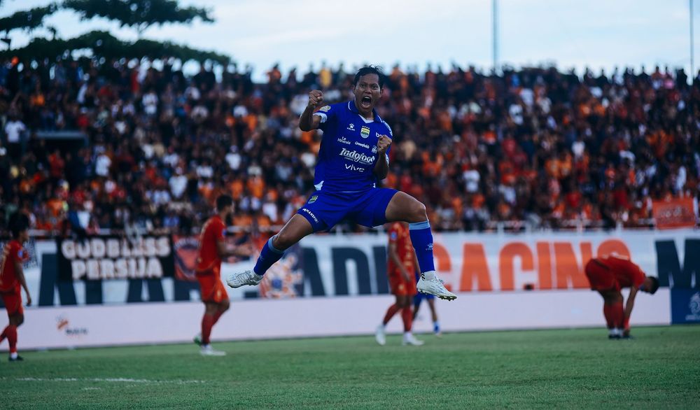 large adam alis persija selebrasi sut 77280a43fb