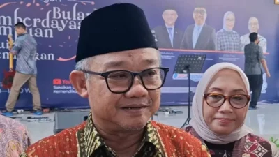 Bahasa Inggris Jadi Mata Pelajaran Wajib di SD Mulai Tahun Ajaran 2027/2028