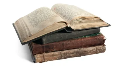 Syahwat Narasi dan Sejarah yang Tersandera 2 061524300 1698120206 old opened book is christian psalter