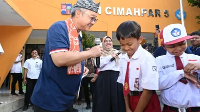 Murid SDN Cimahpar Bogor Ngobrol Pakai Bahasa Inggris dengan Mendikdasmen, Ulas Sepak Bola hingga Mimpi Jadi Astronot