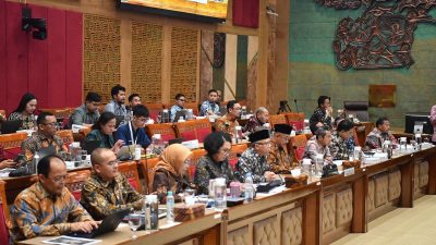 Komisi X DPR Setujui Tambahan Anggaran Kemendikdasmen TA 2027 2 WhatsApp Image 2026 06 19 at 05.20.17 1 1