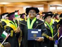 Perjuangan Agung Sulistyo, dari Bekerja sebagai Satpam hingga Meraih Gelar Doktor