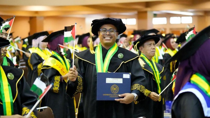 agung sulistyo resmi meraih gelar doktor dari umy 1781342656782 169