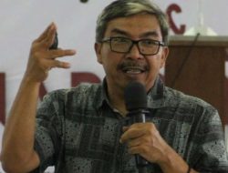 Paradoksal Sikap Guru
