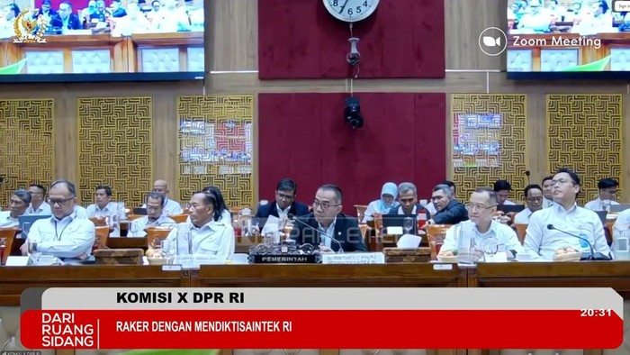 mendiktisaintek brian yuliarto dan jajaran saat rapat kerja bersama komisi x dpr 1781766517241 169